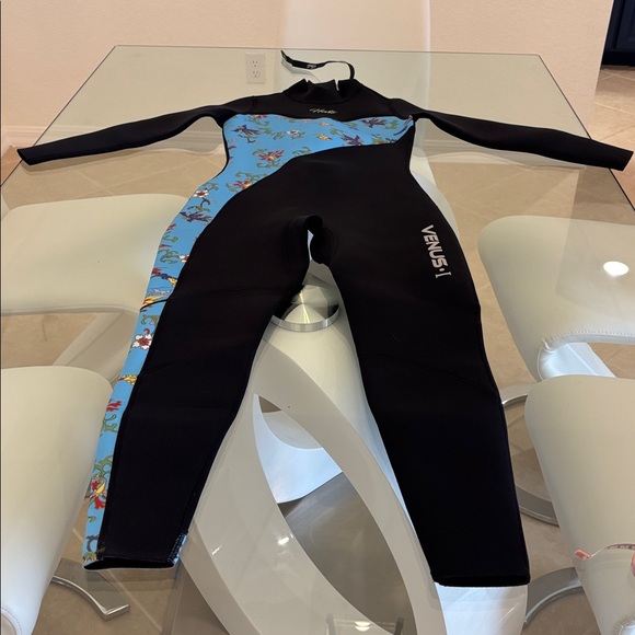 VENUS Other - Venus 1 Black and Blue Wetsuit wet Suit Unsex Small With Tags